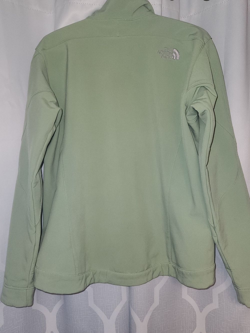 The North Face Light Green Softshell Jacket - Picture 5 of 8